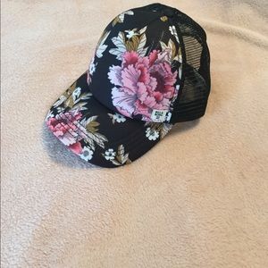 Billabong Accessories - Billabong Floral Cap Billabong Accessories - Billabong Floral Cap